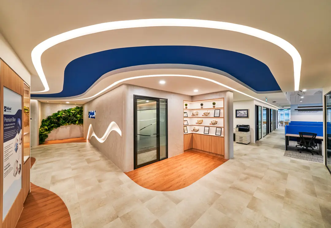 Cleanroom office and workspace highlighting professional pre lease advisory solutions for the Nelipak Healthcare Packaging project.